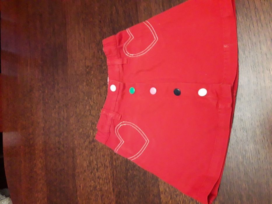 Czerwona spódniczka na 116