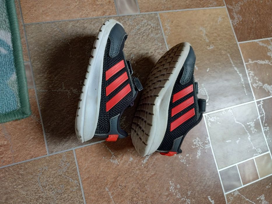 Дитячі кросівки adidas
