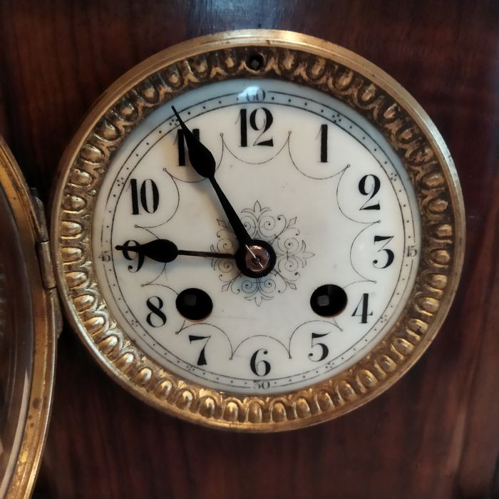 Камінний французький годинник