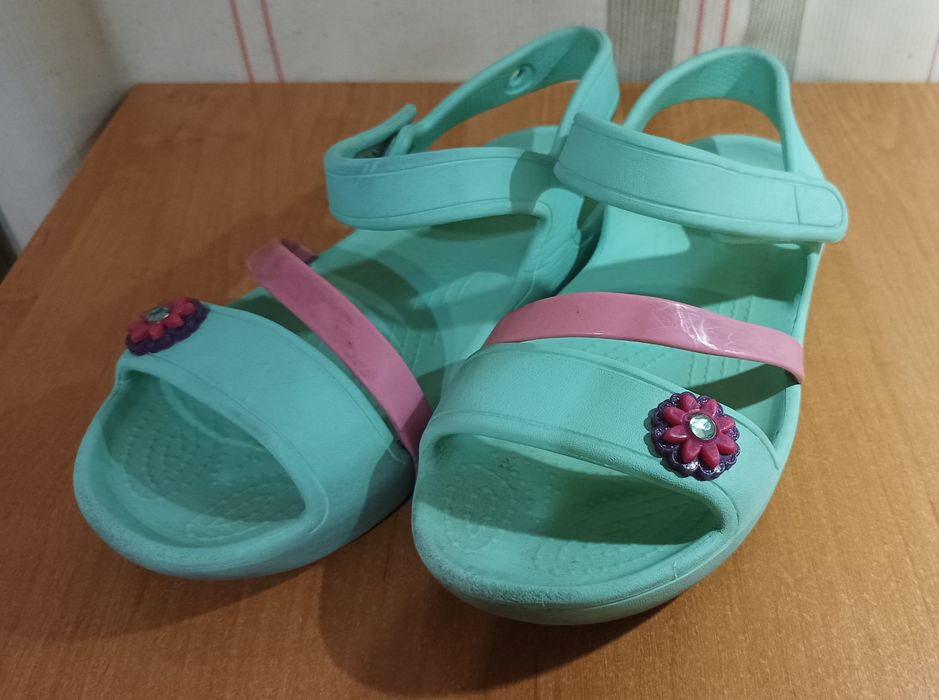 Босоніжки Crocs J3
