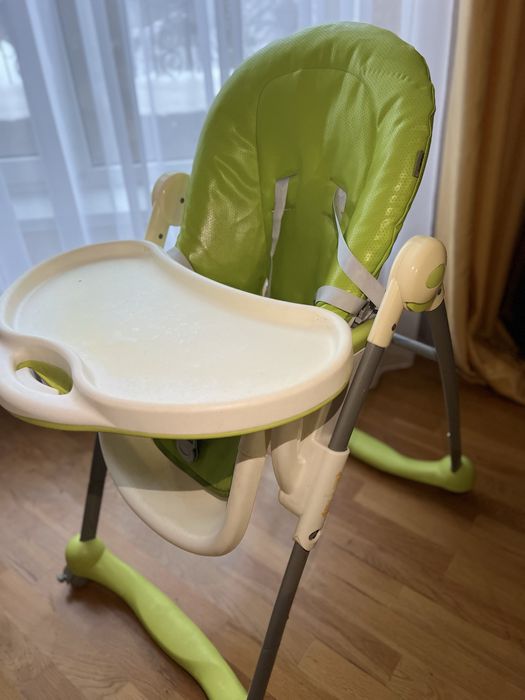 Дитяче крісло для годування
