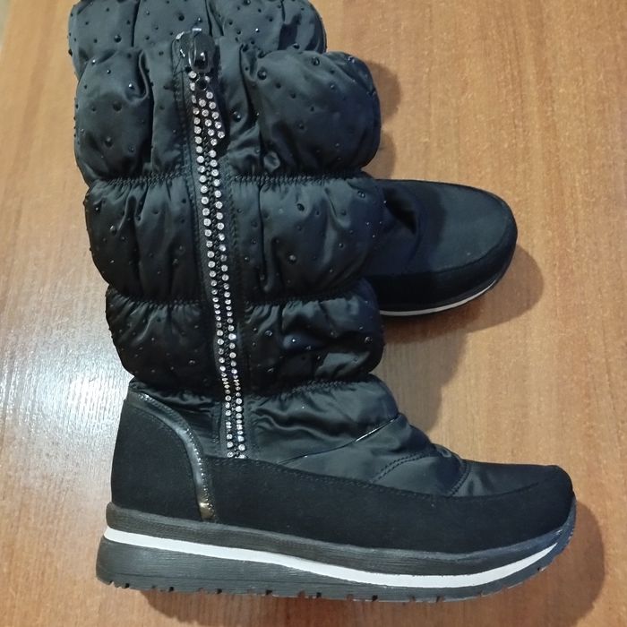 Чобітки жіночі теплі.