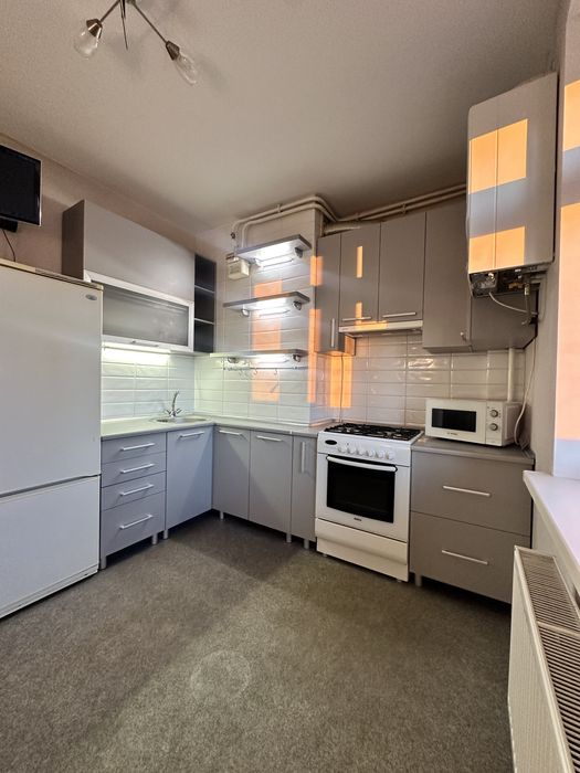 Продам красиву і дуже зручну двокімнатну квартиру в центрі Рівного