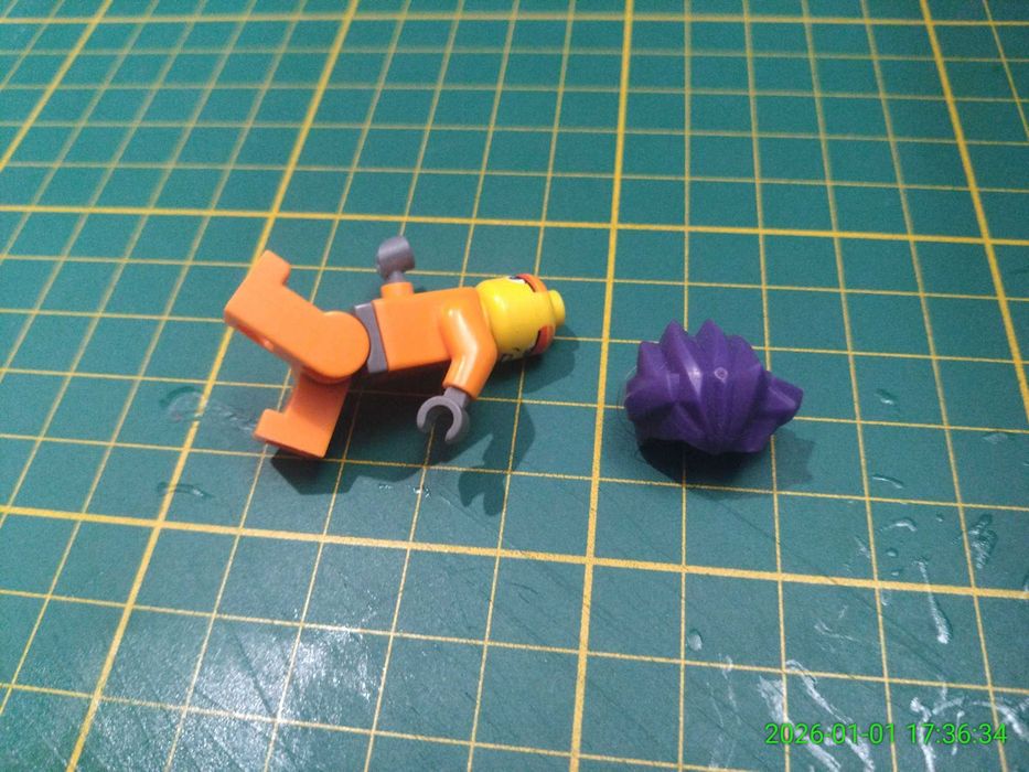 LEGO figurka Exo-Force używana - Ryo. Dobry stan, brak pęknięć.