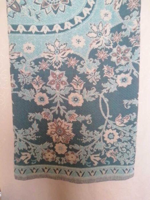 Покрывало двухцветное.