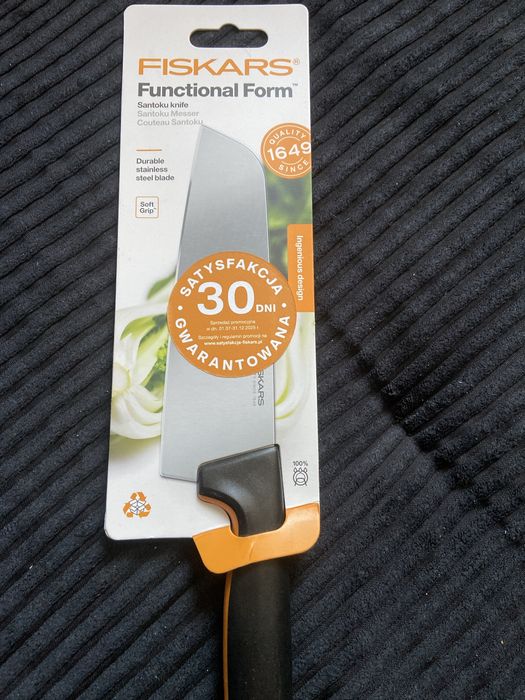 Nóż Santoku fiskars nowy
