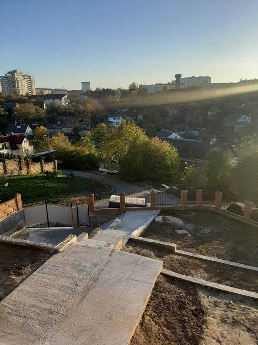 Продам дом с красивым видом