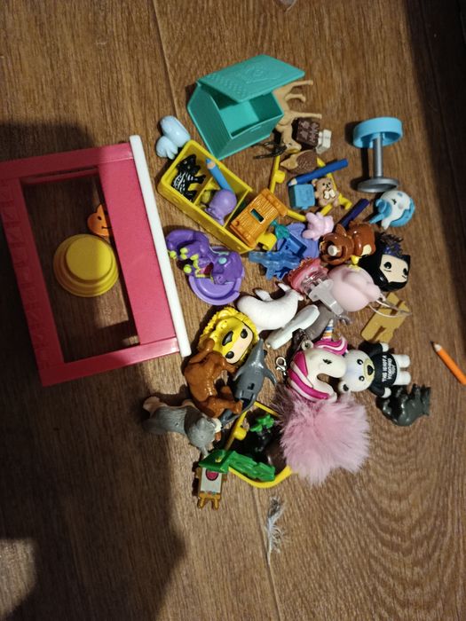 Різні мілкі іграшки лотом