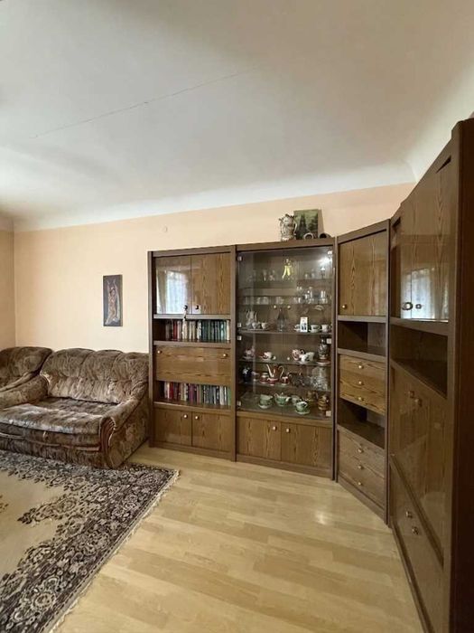 2к-квартира в центрі міста, з власною гардеробною