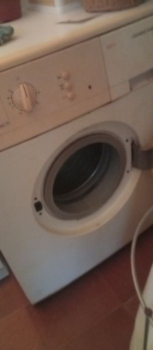 Máquina roupa para peças.