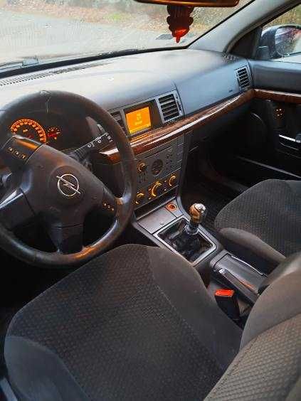 Opel Vectra 2003r 1.8 z gazem