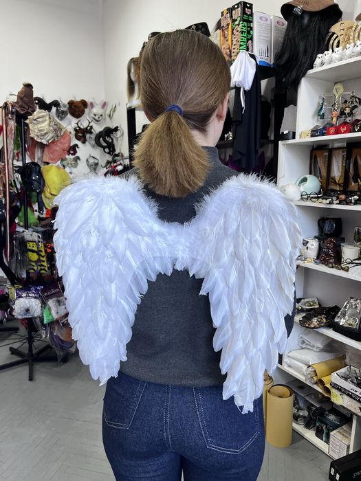 Крылья перьевые белые и черные, на резинке, разные размеры