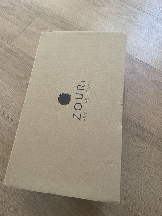 Tenis Zouri novos na caixa