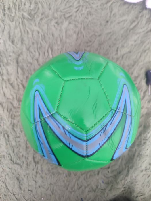 Футбольний м'яч з насосом