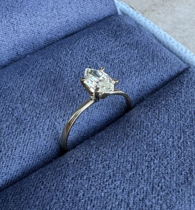 Anel de ouro com diamante natural