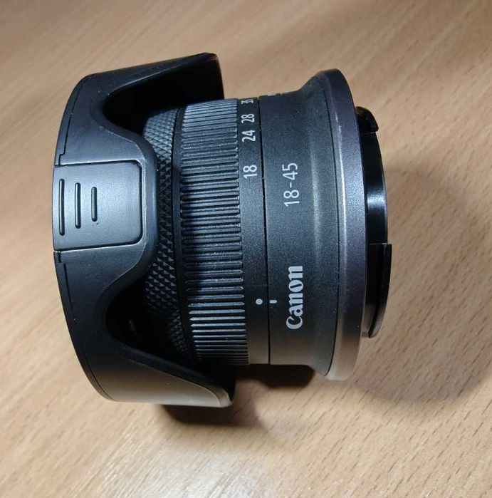 Обʼєктив Canon RF-S 18-45mm f/4.5-6.3 IS STM для EOS R (APS-C)