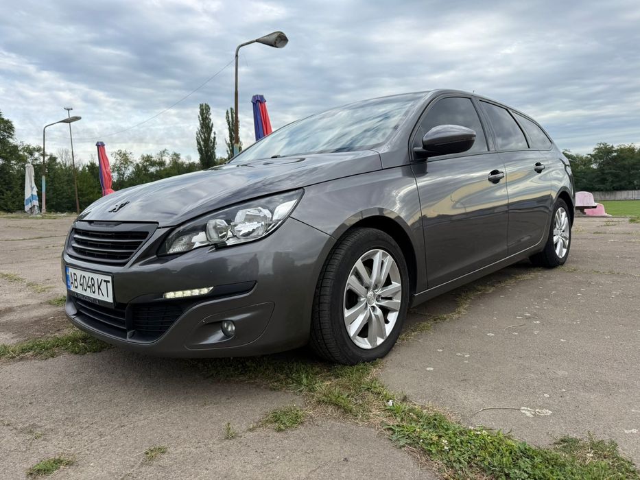 Продам Peugeot 308 2016