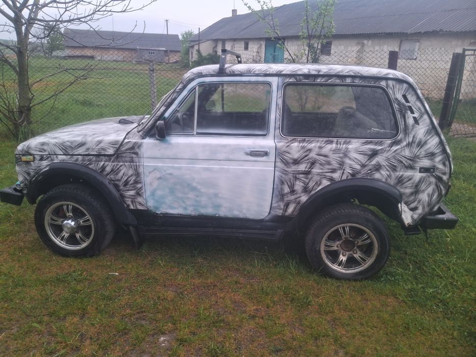Продам ниву 2121