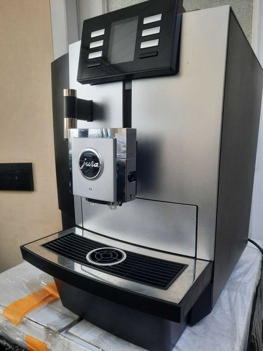 Професійна кавомашина Jura X8 (EA) Platin