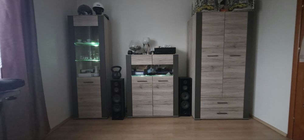 Sprzedam zestaw mebli pokojowych