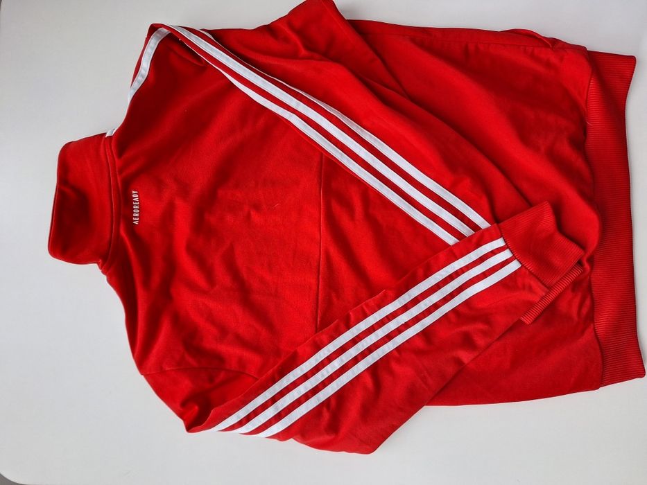 Czerwona bluza sportowa Adidas 158