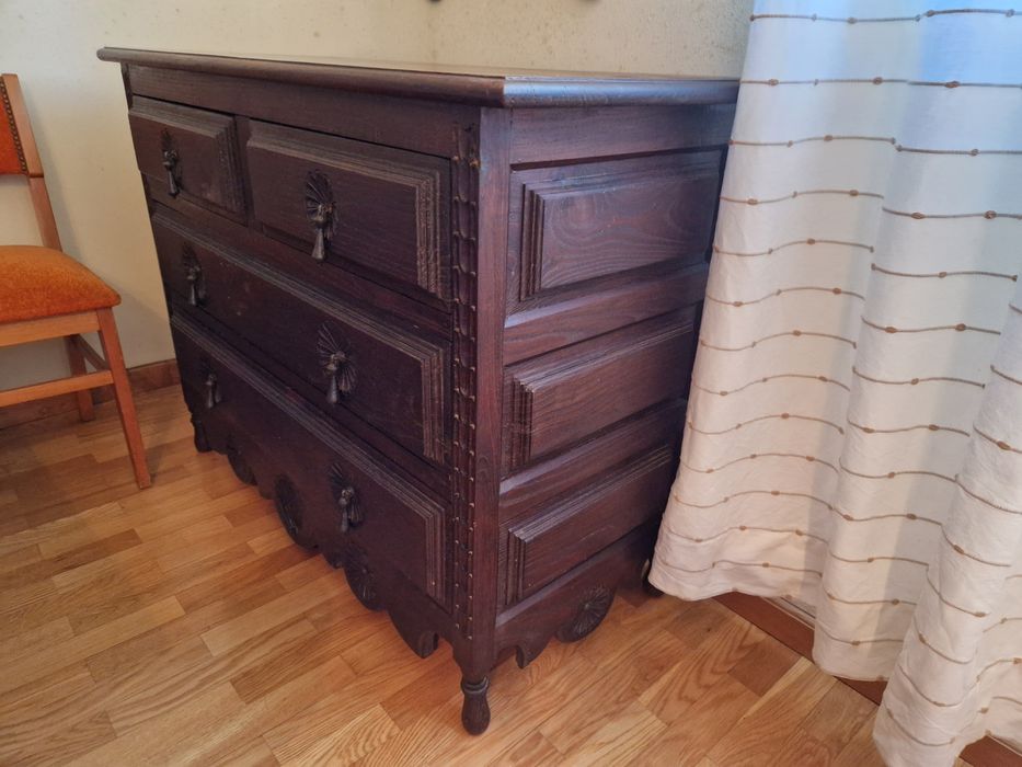 Cómoda de quarto em madeira