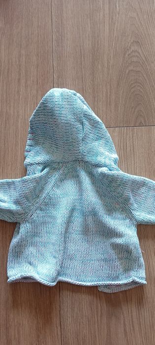 Sweterek Marks&Spencer niebiesko- różowy r.9-12 miesięcy