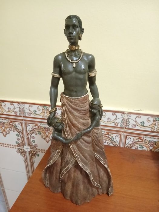 Boneca madeira africana 40 cm