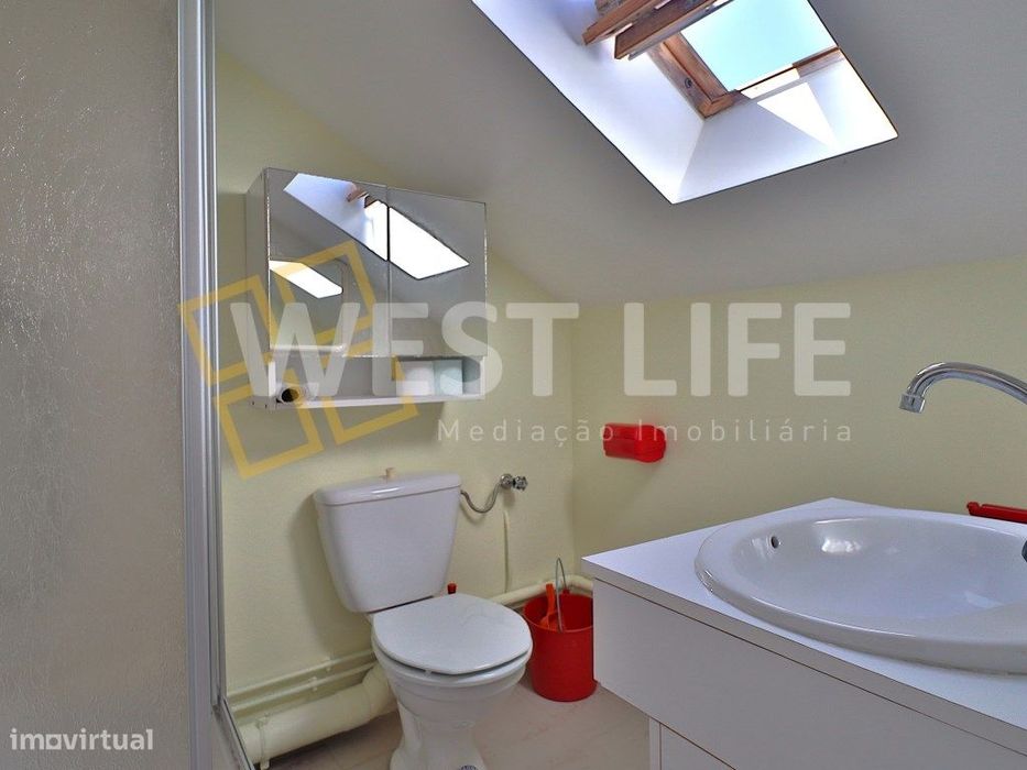 Apartamento T2+1 Totalmente Remodelado com VISTA MAR - a apenas 3 m...