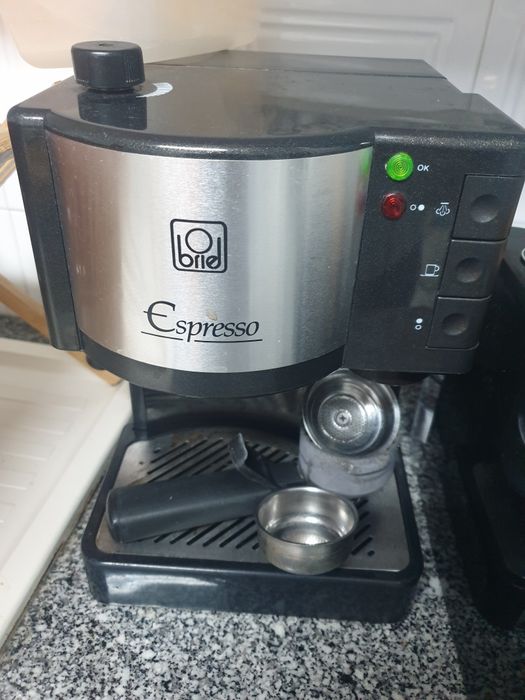 Maquina de cafe e moinho. Briel espresso es35 e krups  gvx2