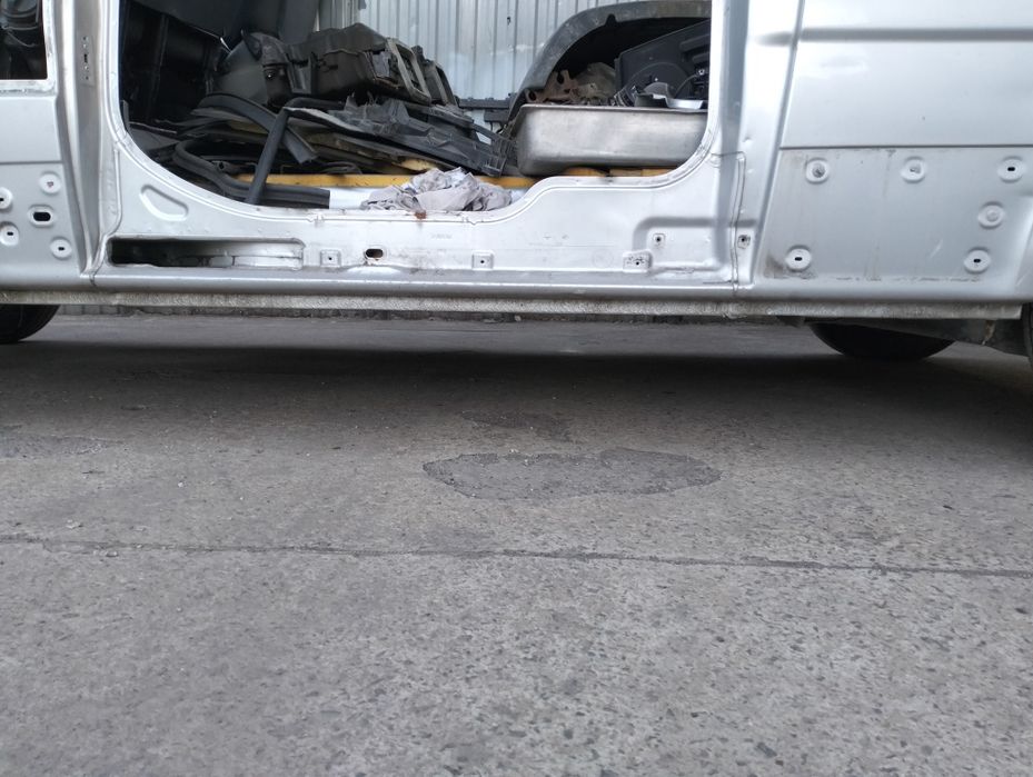 Renault Trafic 2 кузов, двері, ляда, салон