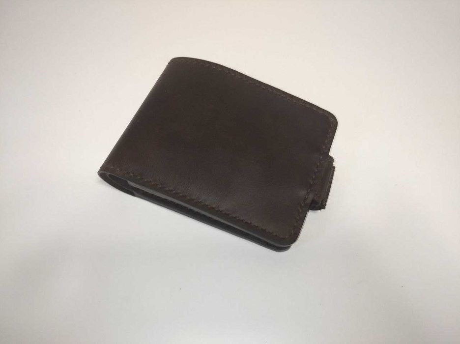 Шкіряний гаманець коричневого кольору