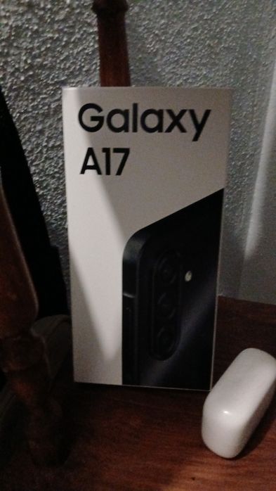 Troco A17 5G mais carregador original por IPhone