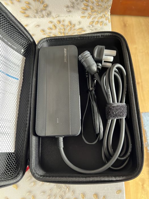 Зарядка Specialized  Battery Charger E-bike Електровелосипед Brose