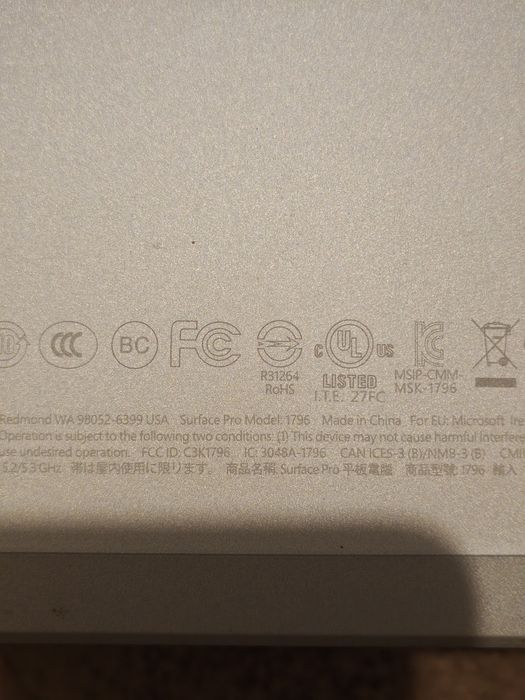Microsoft Surface 1796 i7 256gb 8gb