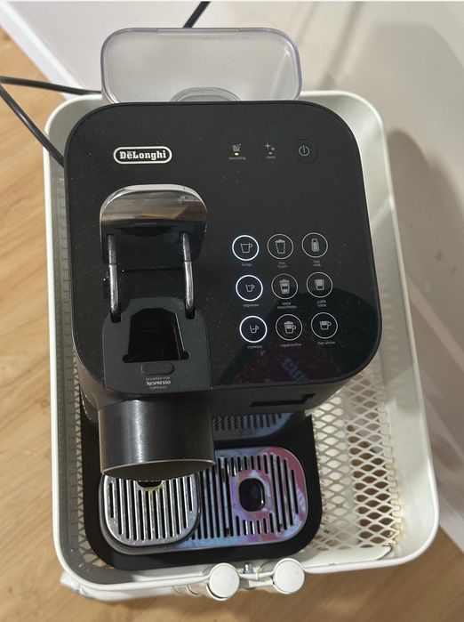 Maquina delonghi  granlattisima nexpresso   EN 640.B. como nova.