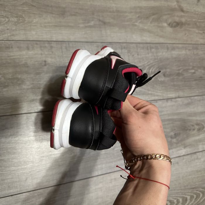 nike t lite xi жіночі кросівки оригінал