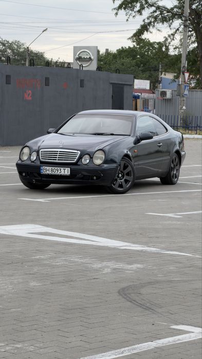 Mercedes-Benz CLK 320 Автомат 3.2 газ бенз