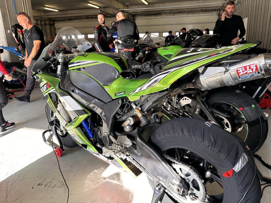 Kawasaki Ninja ZX06r *Pista*