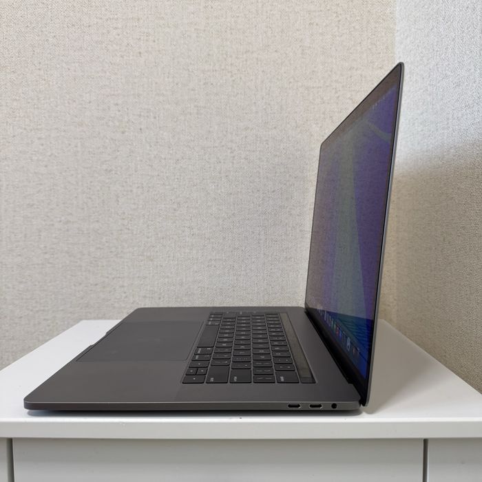 MacBook Pro 15 i7, 32Gb, 1Tb