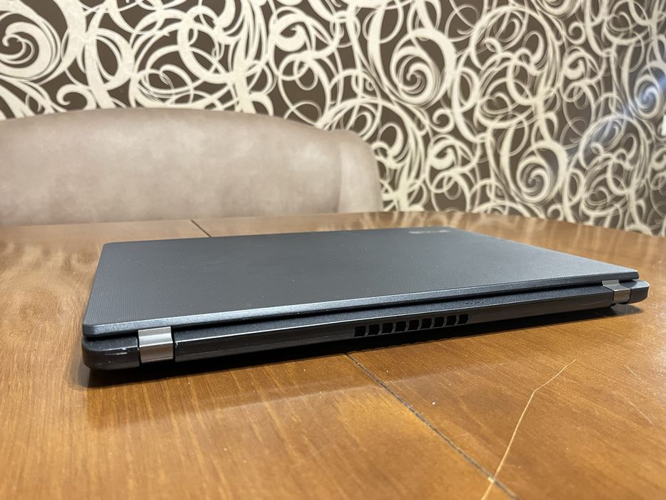 Ноутбук 14" Acer TravelMate на Intel i5-8250U с 8ОЗУ/256SSD/FullHD