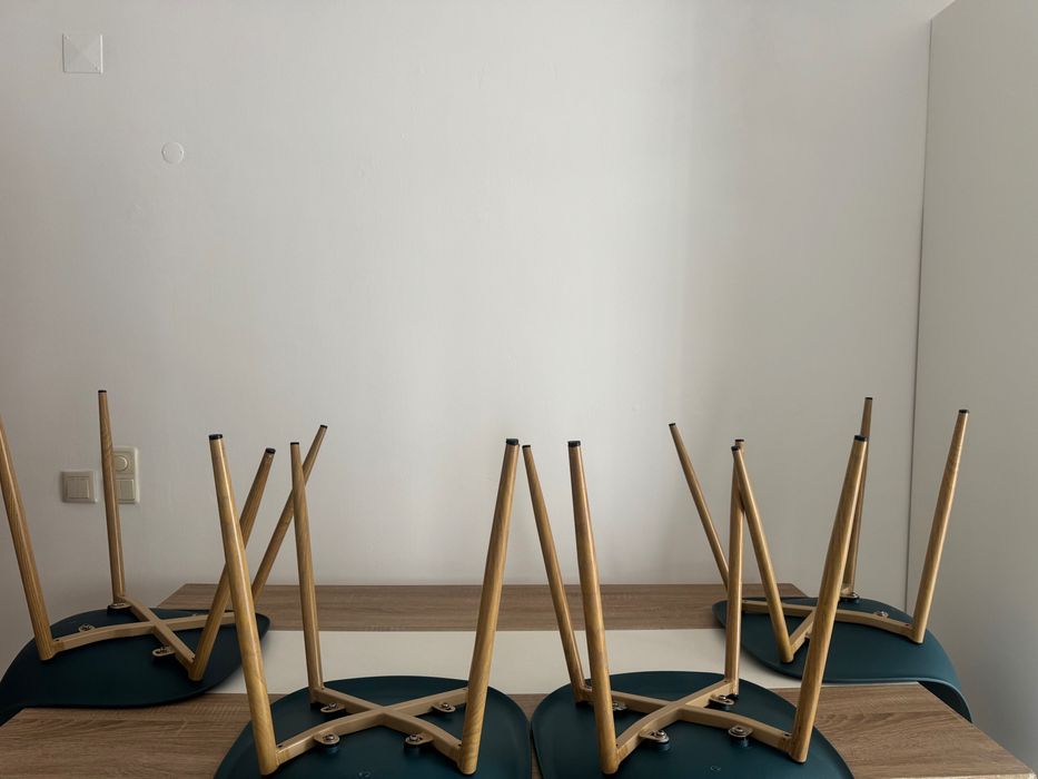 Mensa de jantar com 4 cadeiras