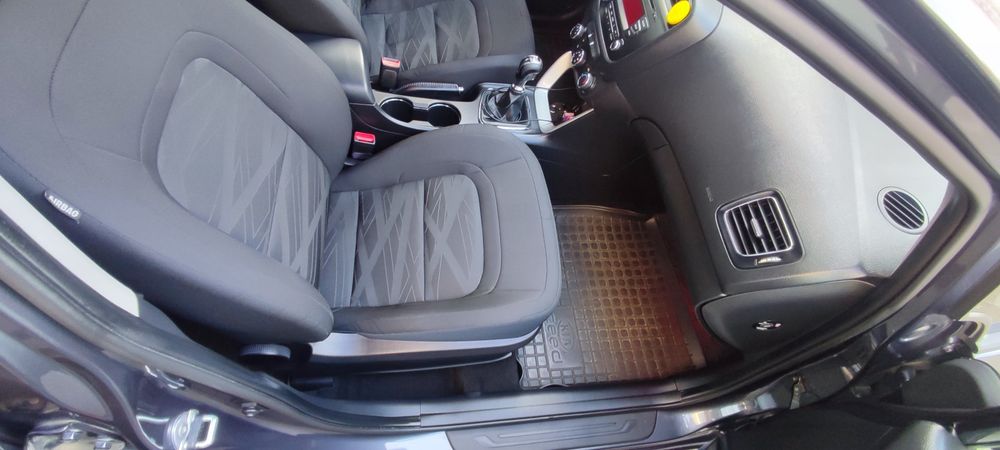 Продам KIA CEED 2014