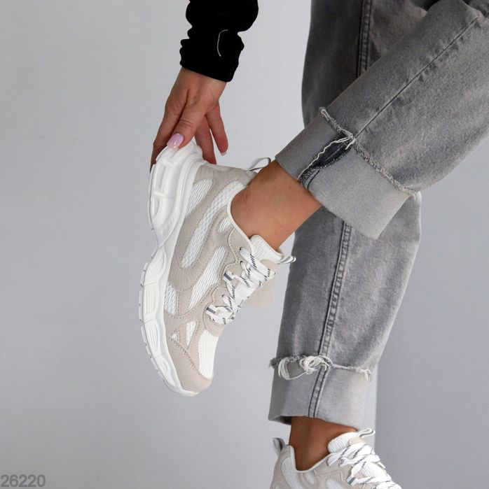 Жіночі кросівки маломірки