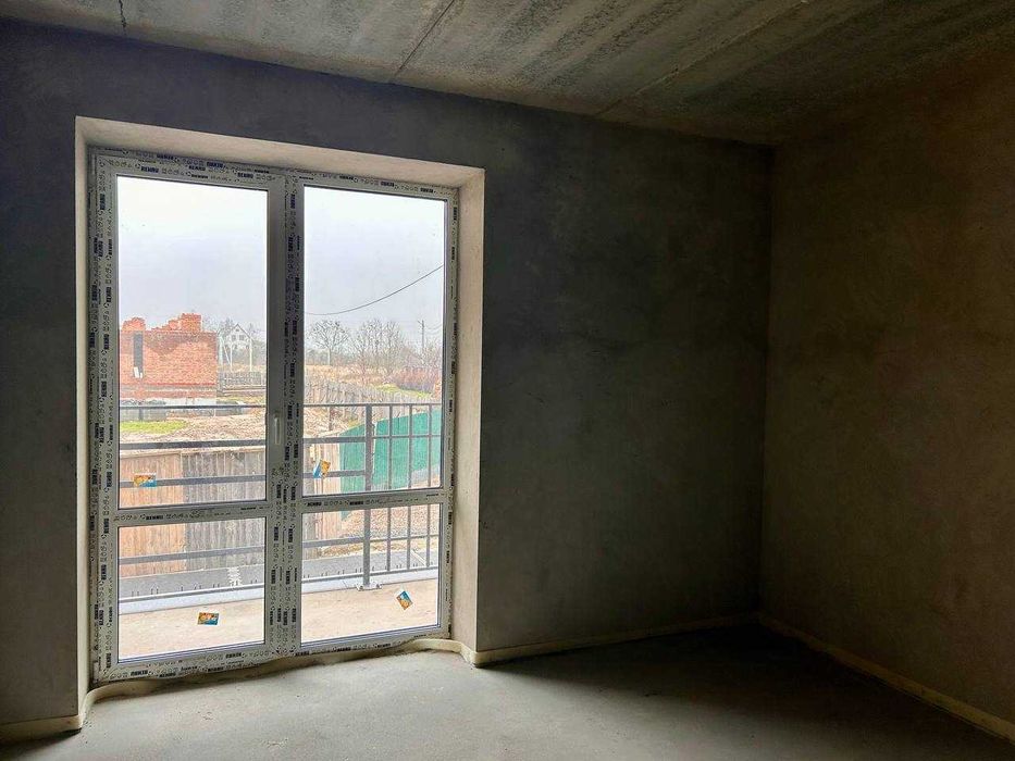 Квартира (3к) з індивідуальним газовим опаленням та кухнею 20 метрів.