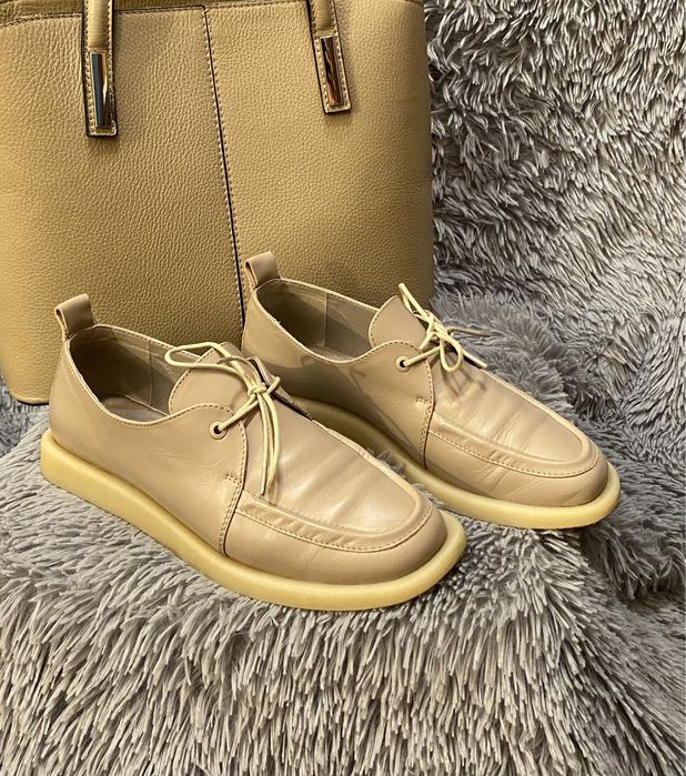 Жіноче взуття