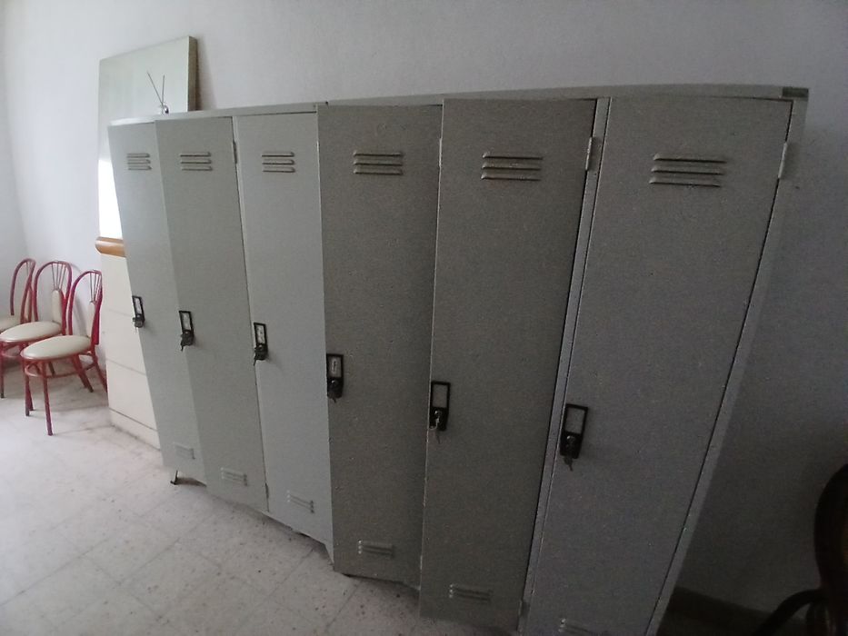 Armário de vestiário com 3 portas