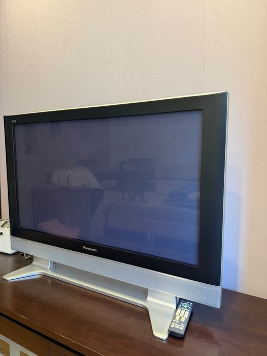 Телевізор Panasonic Viera 42”