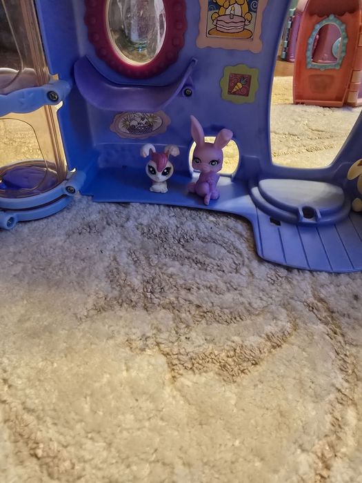 Little Pet 4 figurki plus domek Lovin Playhause