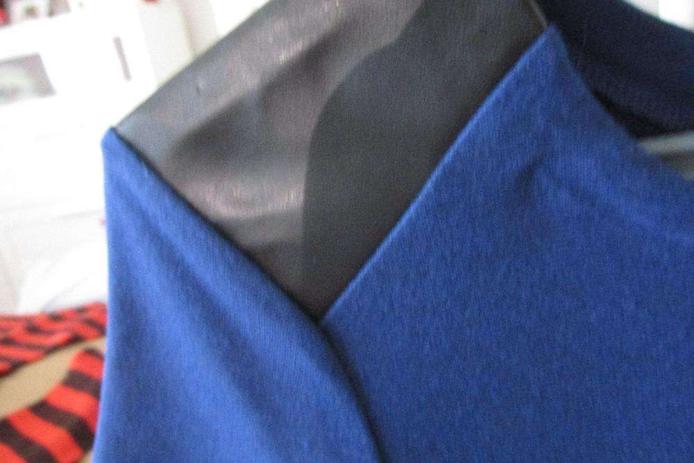 Vestido azul com pele